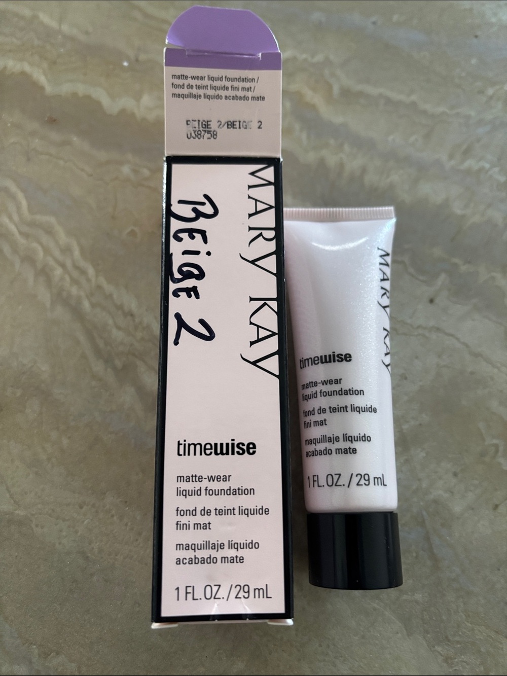 Mary Kay Beige 2 Matte-Wear Liquid Foundation for Combi To Oily Skin / New